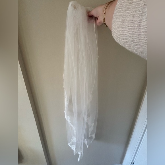 Erica Koesler Veil - Never Worn - Picture 3 of 4